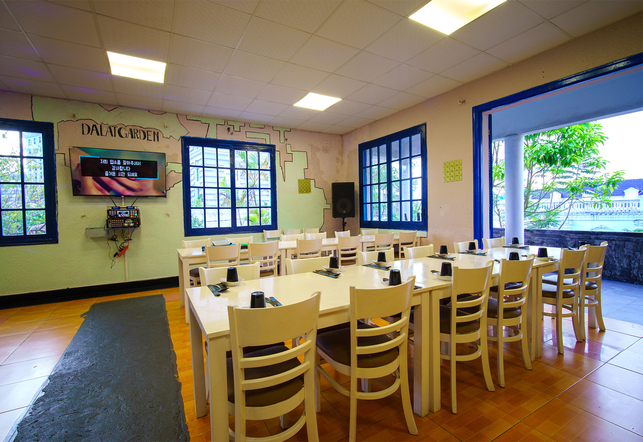 PHÒNG KARAOKE VỚI TRANG THIẾT BỊ CHUẨN GIÚP THĂNG HOA CÙNG BẠN BÈ