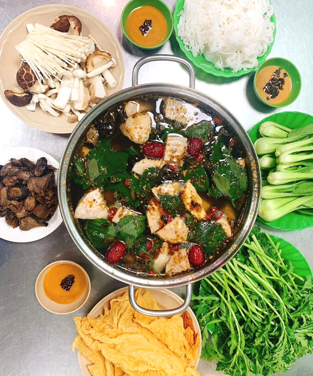 LẨU DÊ CHAY