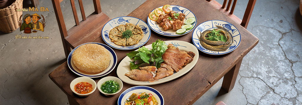 Cơm nhà Má Ba