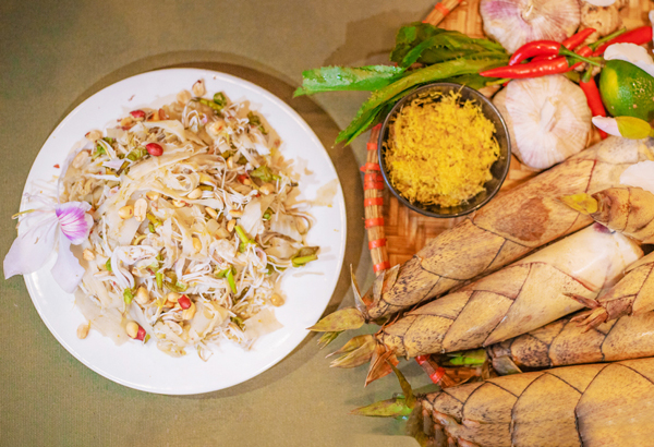 Măng nộm Hoa Ban là món ăn nổi tiếng