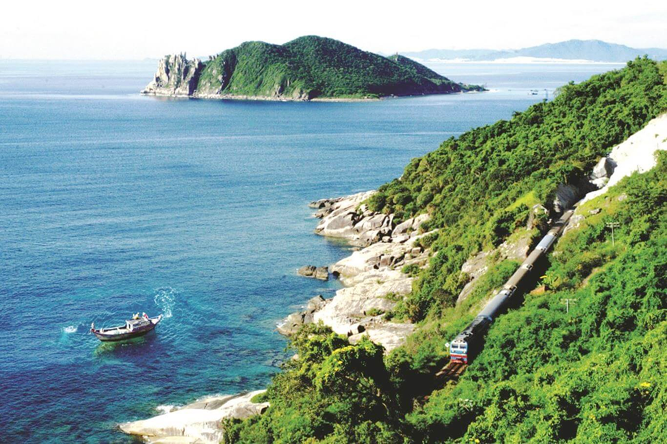 Phú Yên - vùng đất đầy nắng và gió chắc chắn sẽ khiến bạn ngỡ ngàng bởi vẻ đẹp hùng vĩ 