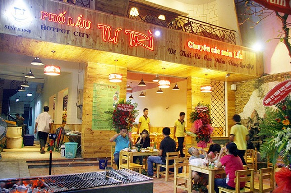 Phố lẩu dê Tư Trì